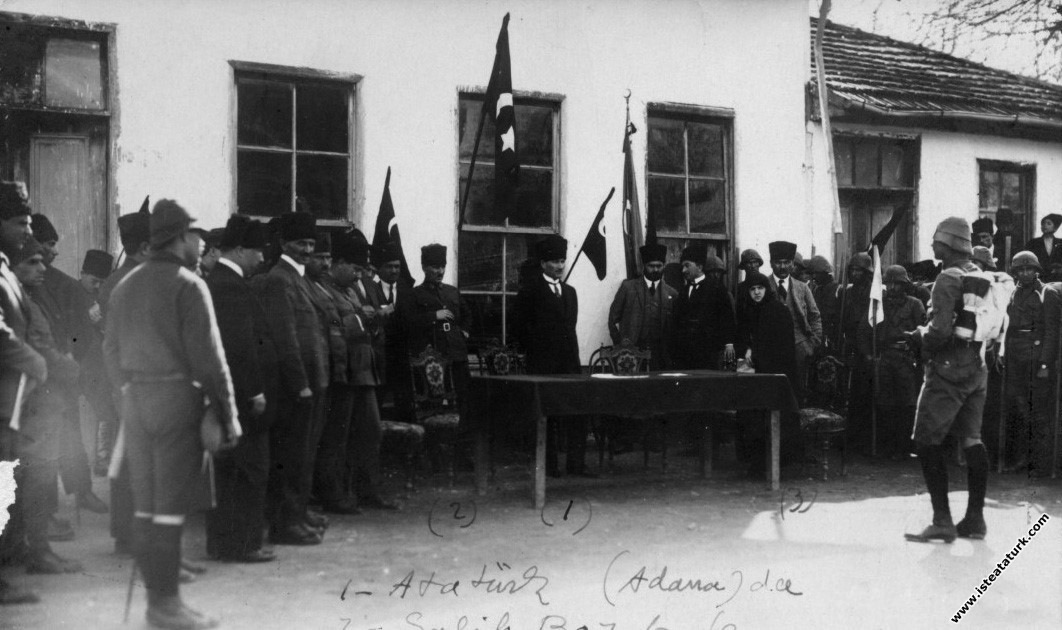 Gazi Mustafa Kemal Paşa, Adana Lisesi'nde izciler...
