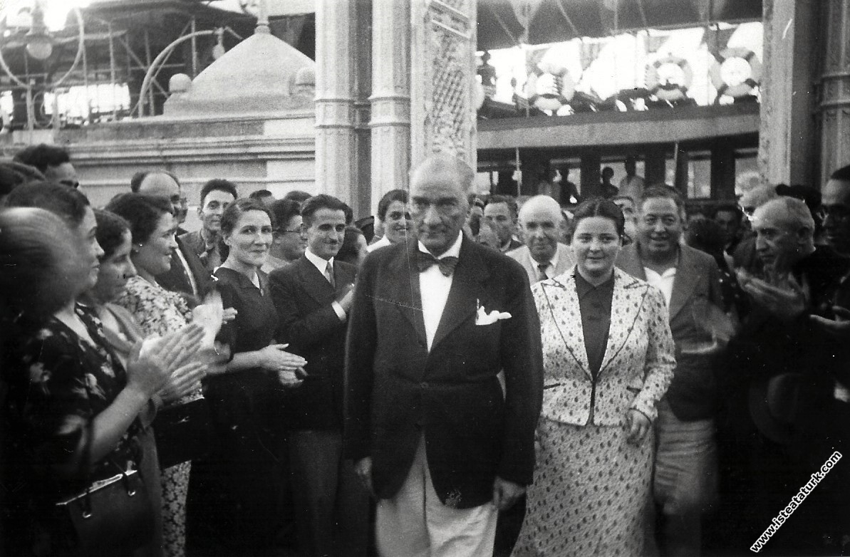 Mustafa Kemal Atatürk, II.Türk Tarih Kongresi'ne k...