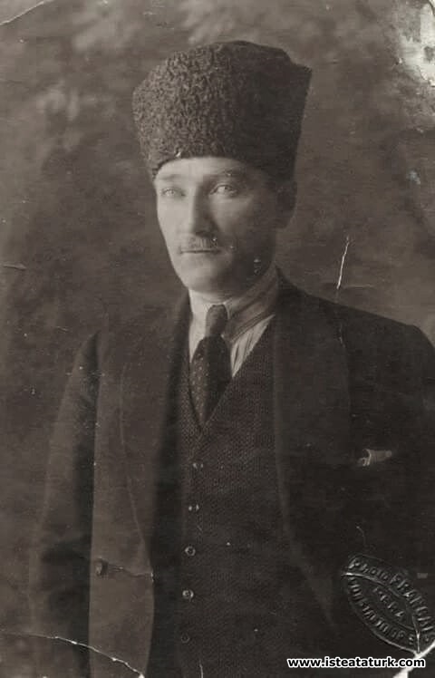 Mustafa Kemal Atatürk, İzmir'de. (28.09.1922)...