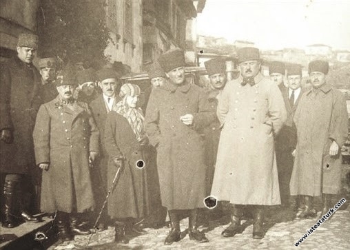 Başkomutan Mustafa Kemal Paşa, Edremit'i ziyaret...