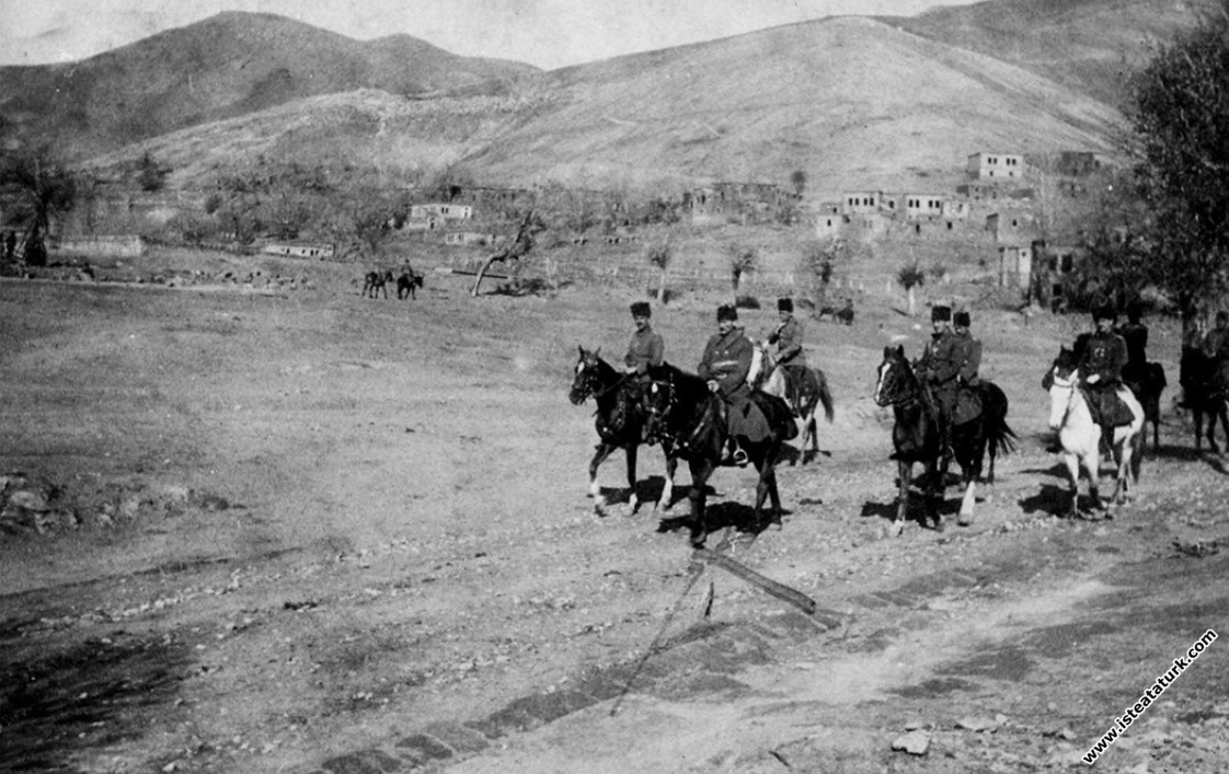 XVI. Kolordu Komutanı Tümgeneral Mustafa Kemal, Bitlis'te. (30.03.1916)