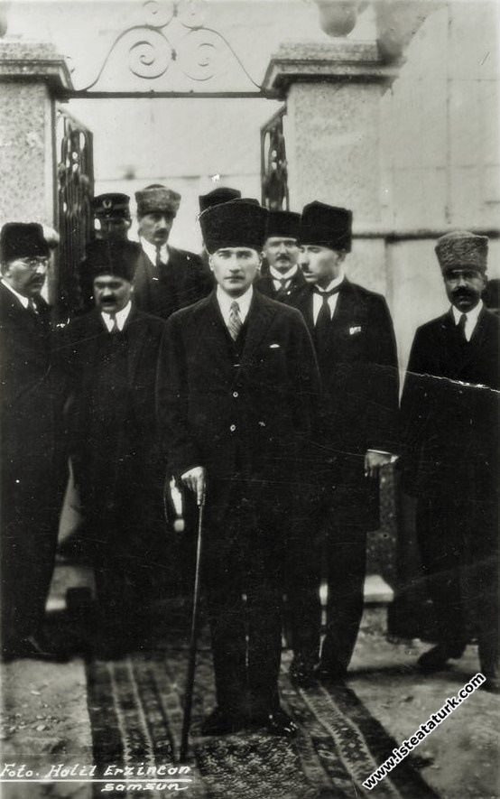 Mustafa Kemal Paşa, Samsun'da kendini misafir ede...