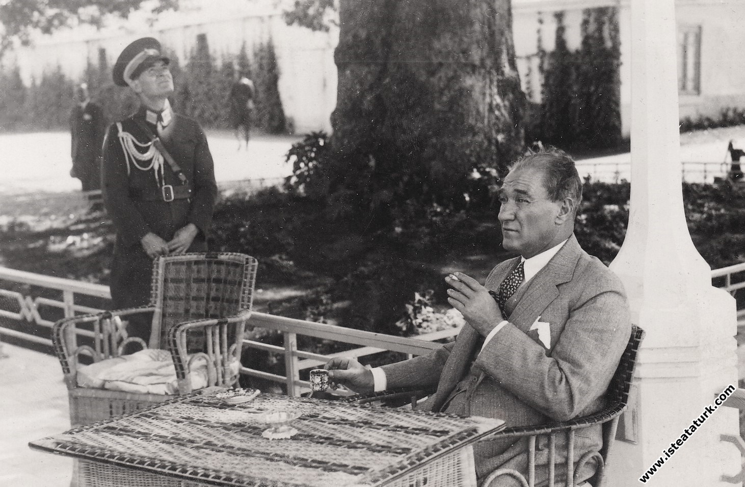Mustafa Kemal Atatürk, Yalova Köşkünde kesilme...