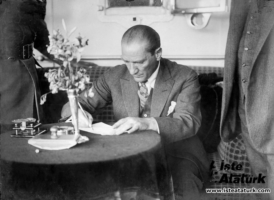 Atatürk'te Devlet Adamlığı Duyarlılığı