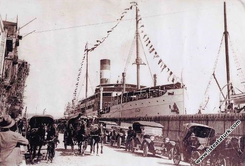 Karadeniz Vapuru, yer Tophane rıhtımı. (12 Haziran 1926)