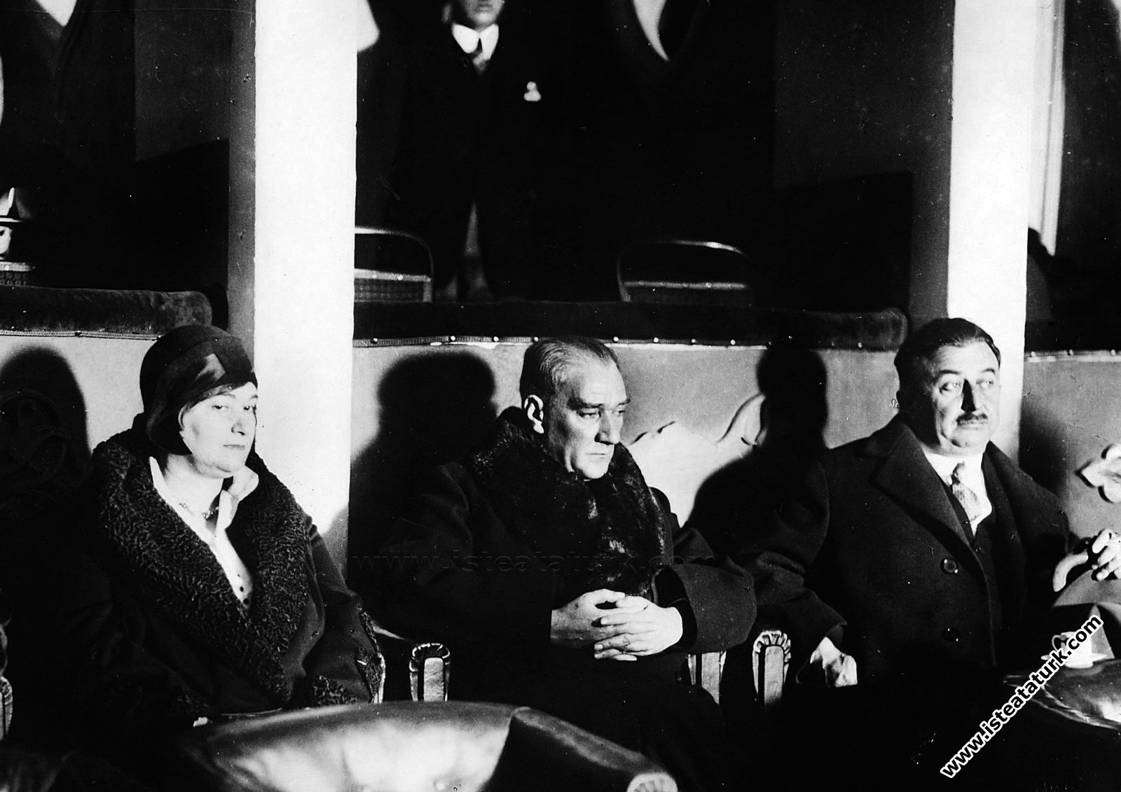 İstanbul Elhamra Sineması’nda. (3 Aralık 1930)