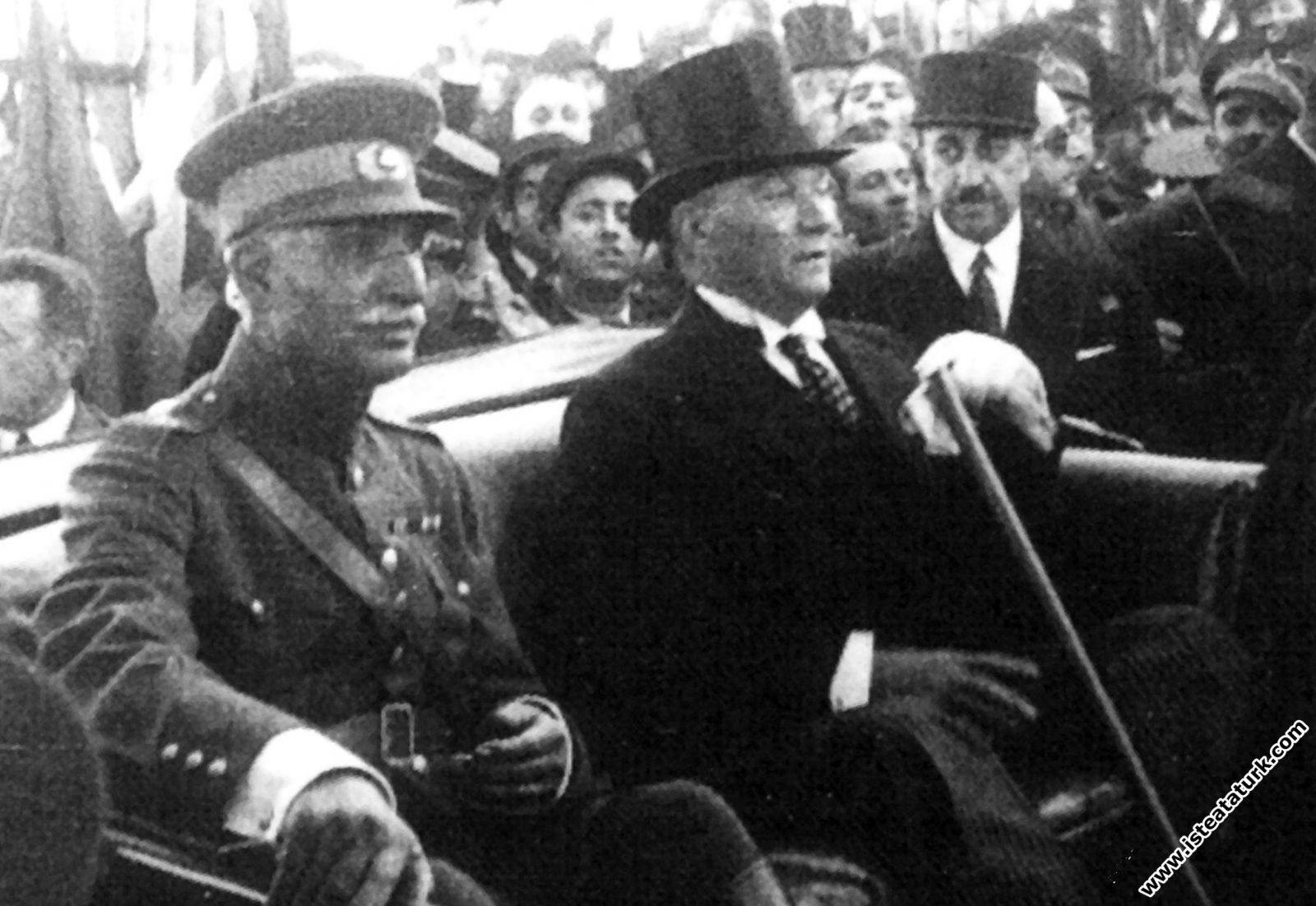 Mustafa Kemal Atatürk İran Şah'ı Pehlevi birlikte, ile İstanbul. (26 Haziran 1934)