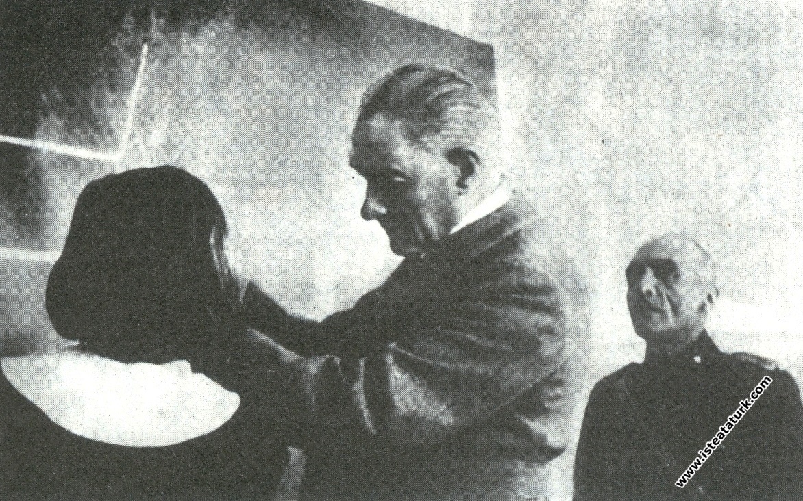 Sivas Lisesi'nde geometri dersinde. (13 Kasım 1937)