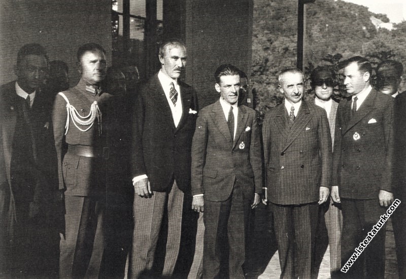 Russel Boardman, John L. Polando Başbakan İsmet İnönü ile birlikte.  (01.08.1931)