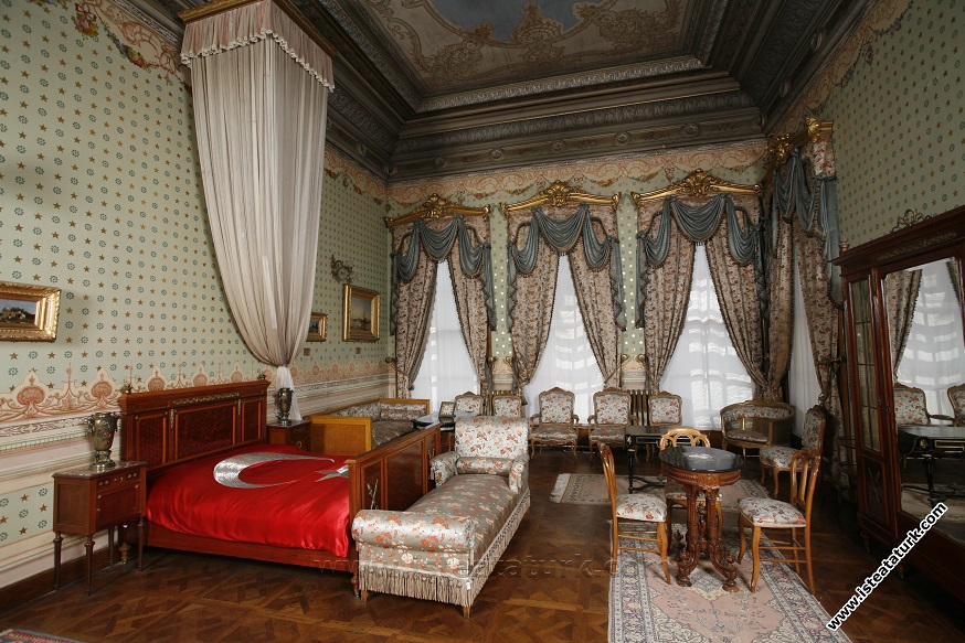 Ulu Önder Atatürk'ün Dolmabahçe Sarayı'nda bulunan yatak odası.