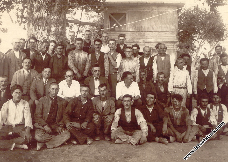 Employees at Yuruyen Köşk