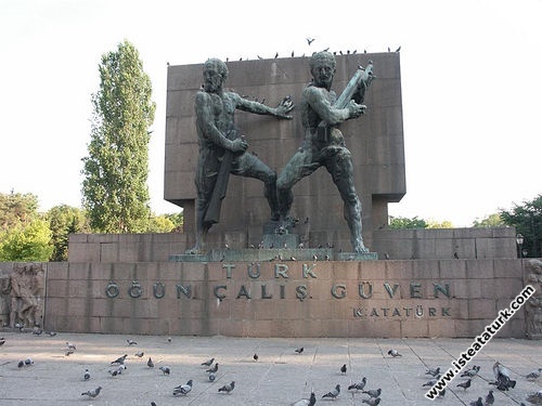 Ankara Yenişehir’de Güven Parkı’nda bulunan Güven Anıtı