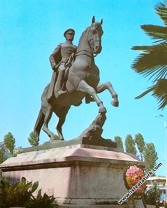 Zonguldak Atlı Atatürk Anıtı